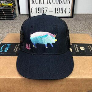 Vintage 90s Elegan Pig Embroidered Black‎ Trucker Hat